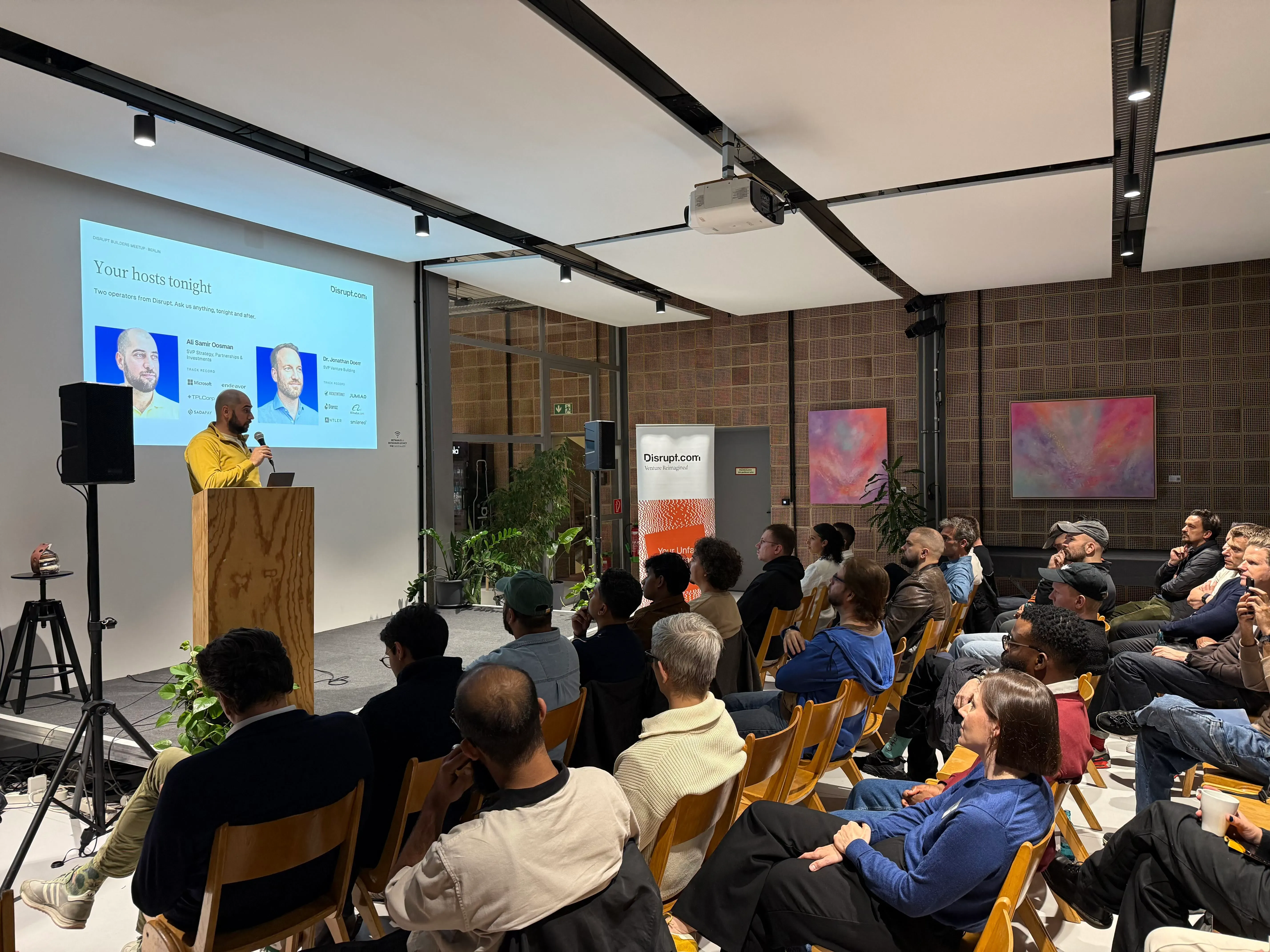 Ali Samir Oosman addresses founders and operators at the Builder’s Meetup.